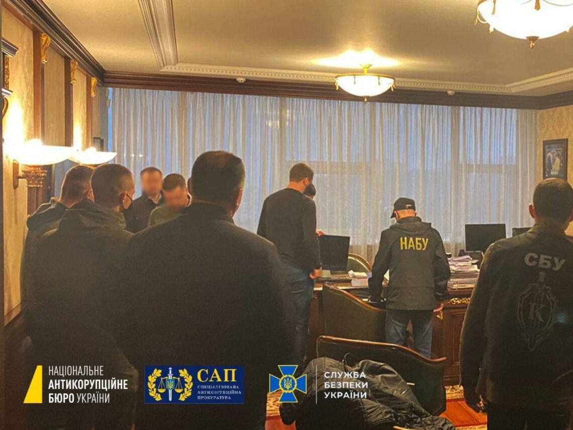 Антикорупційні органи правопорядку підтвердили проведення низки слідчих дій у Києві, Полтавській, Дніпропетровській та Запорізькій областях.