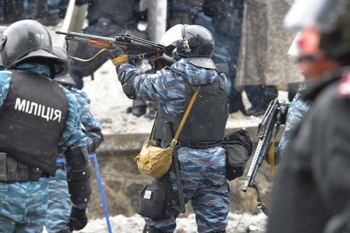 ДБР повідомило про підозру дев'яти колишніх чиновників – учасників злочинної групи під керівництвом Януковича. Слідство довело їхню причетність до загибелі близько 80 активістів Майдану.