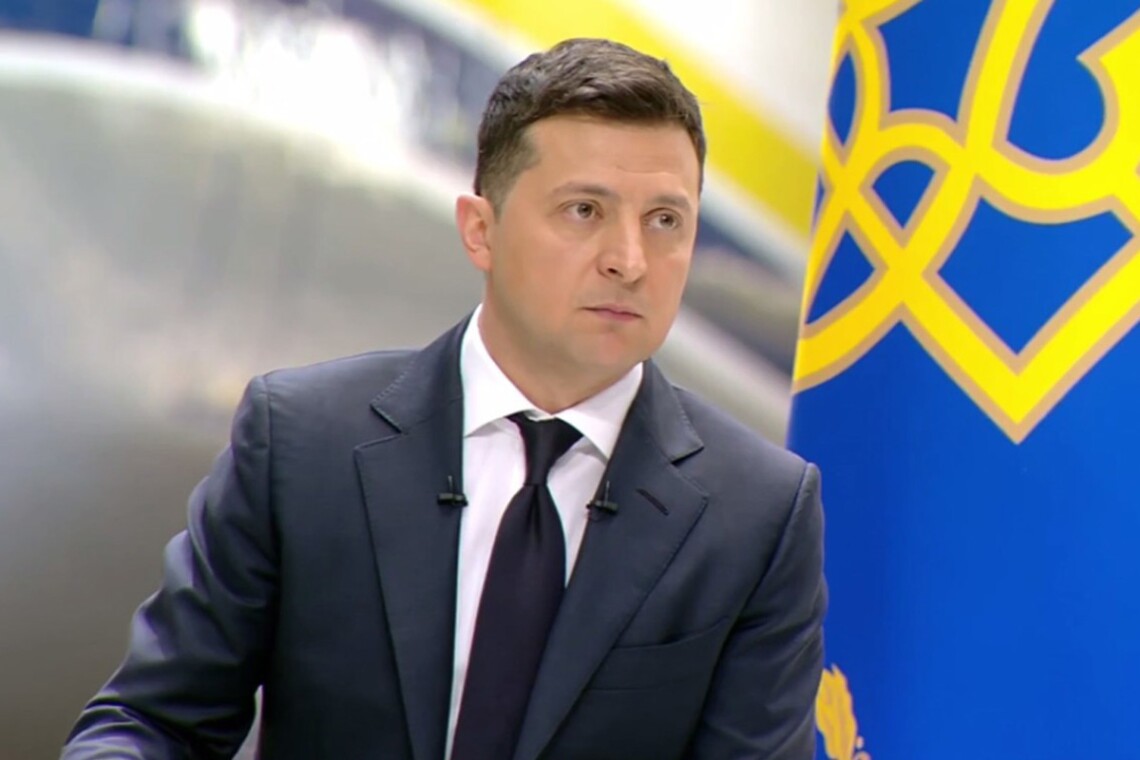 Глава государства Владимир Зеленский назначил двух судей в состав Конституционного суда Украины на соответствующие места, которые оставались вакантными с марта этого года.