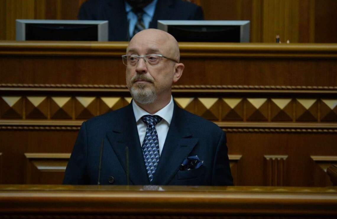 На часе вопросов к правительству в Верховной раде 3 декабря заслушают с докладом министра обороны Алексея Резникова.