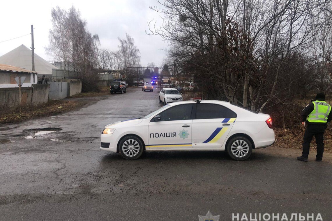 У Вінницькій області поліція відкрила кримінальне провадження за фактом забруднення аміаком, який виплив із вагона-цистерни на території хімскладів.