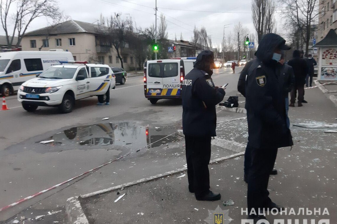В Дарницком районе Киева неизвестные подорвали банкомат, украли кассеты с деньгами и скрылись.
