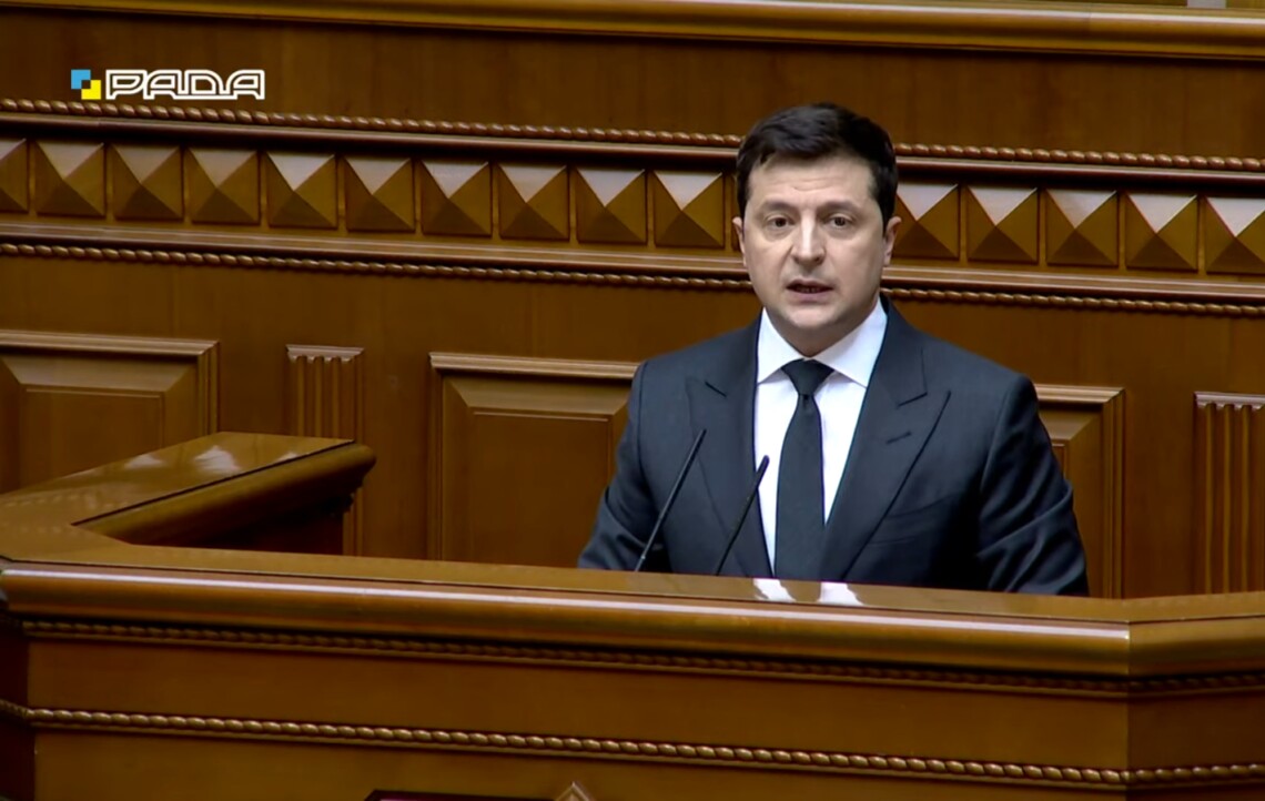 Володимир Зеленський, виступаючи в Раді, заявив, що найближчим часом внесе законопроект про економічний паспорт до парламенту.