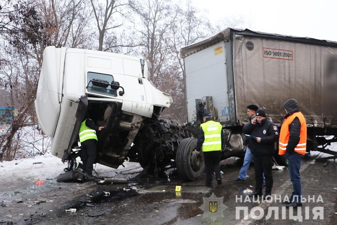 Поліцейські затримали водія вантажівки, який причетний до скоєння смертельної аварії у Чернігівській області.
