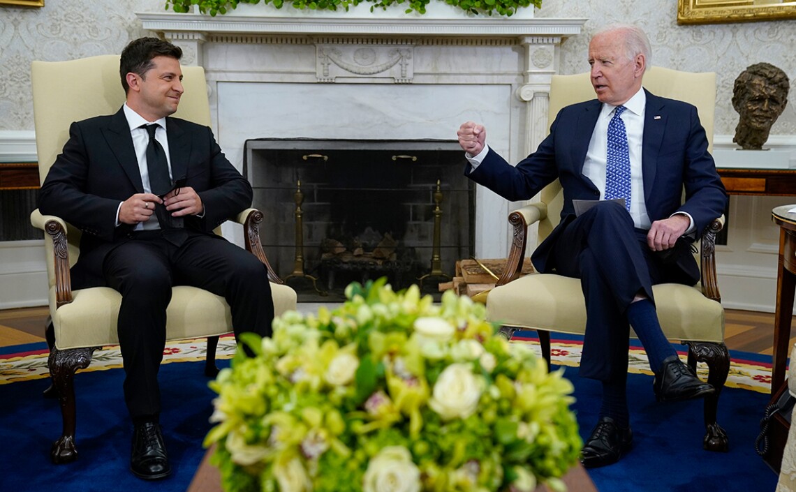 Сьогодні ввечері, 9 грудня, триває телефонна розмова президентів США та України Джо Байдена та Володимира Зеленського.