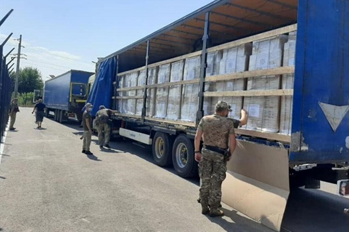 За тиждень до окремих районів Донецької та Луганської областей (ОРДЛО) прибули 17 вантажівок з гуманітарною допомогою.