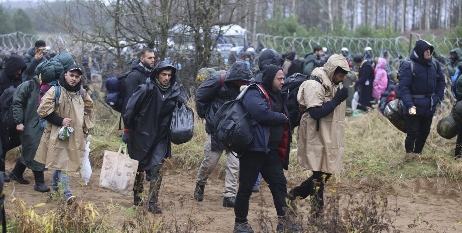На ділянці, що охороняється прикордонним постом у Черемчі, група із 55 агресивних людей проривалася через кордон.