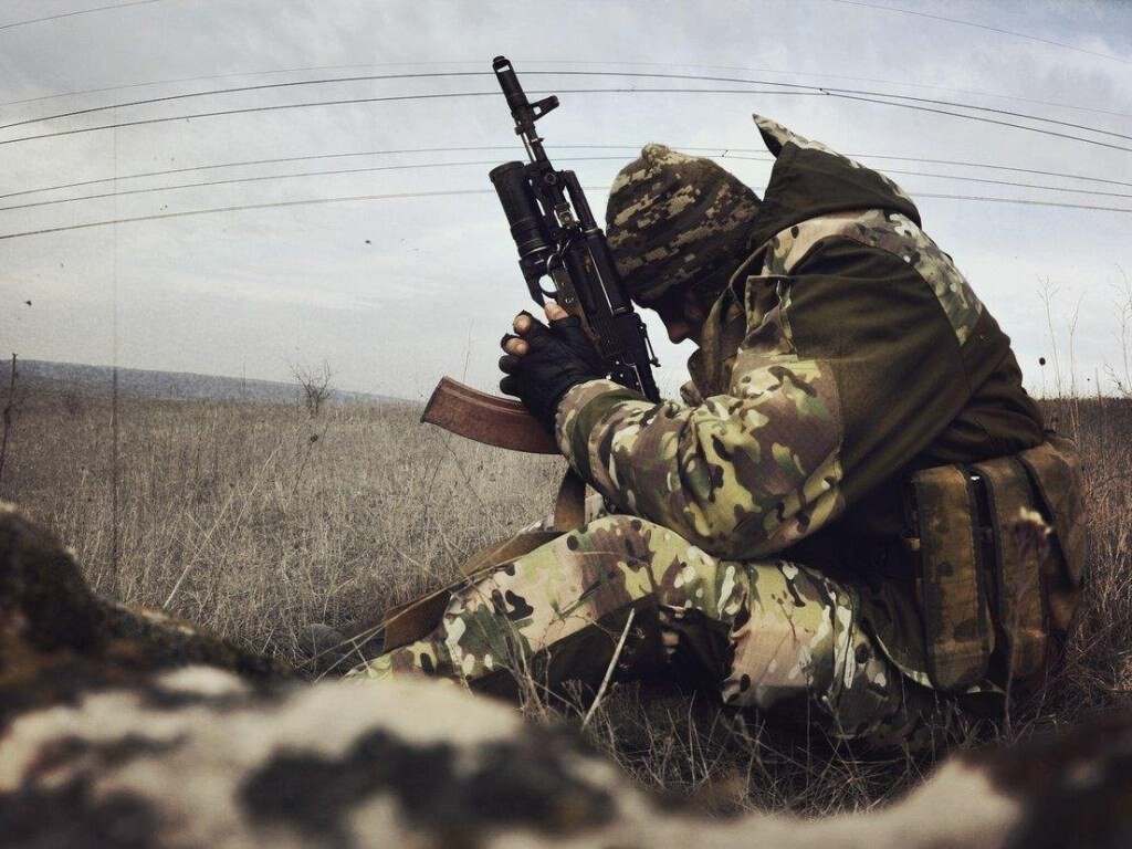 В сутки, 16 декабря, со стороны российско-оккупационных войск зафиксировано 5 нарушений режима прекращения огня. Погиб 1 украинский военный.