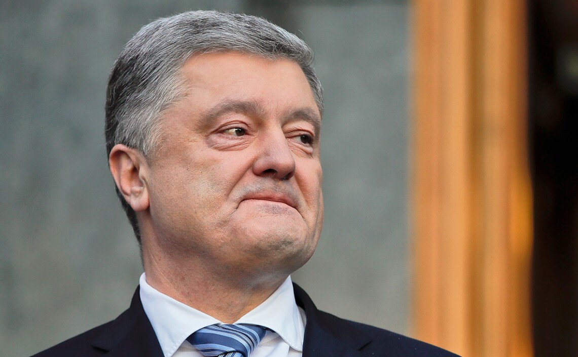 У заяві партії Євросолідарність сказано, що Порошенко відбув у заздалегідь заплановану поїздку до Туреччини та Польщі для роботи на дипломатичному фронті