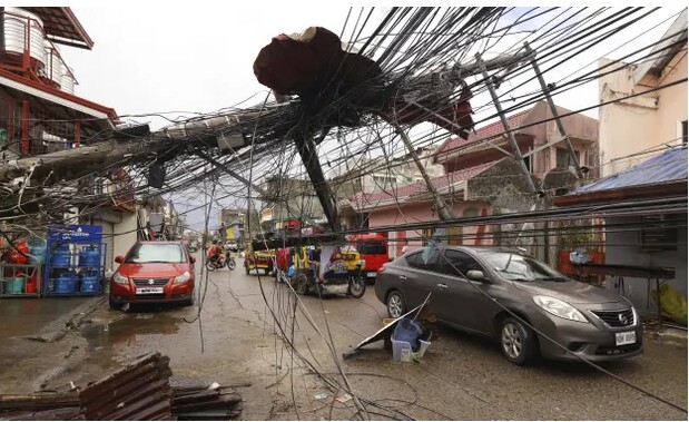 Згідно з даними Національної поліції Філіппін, щонайменше 375 людей загинули через тайфун Рай.