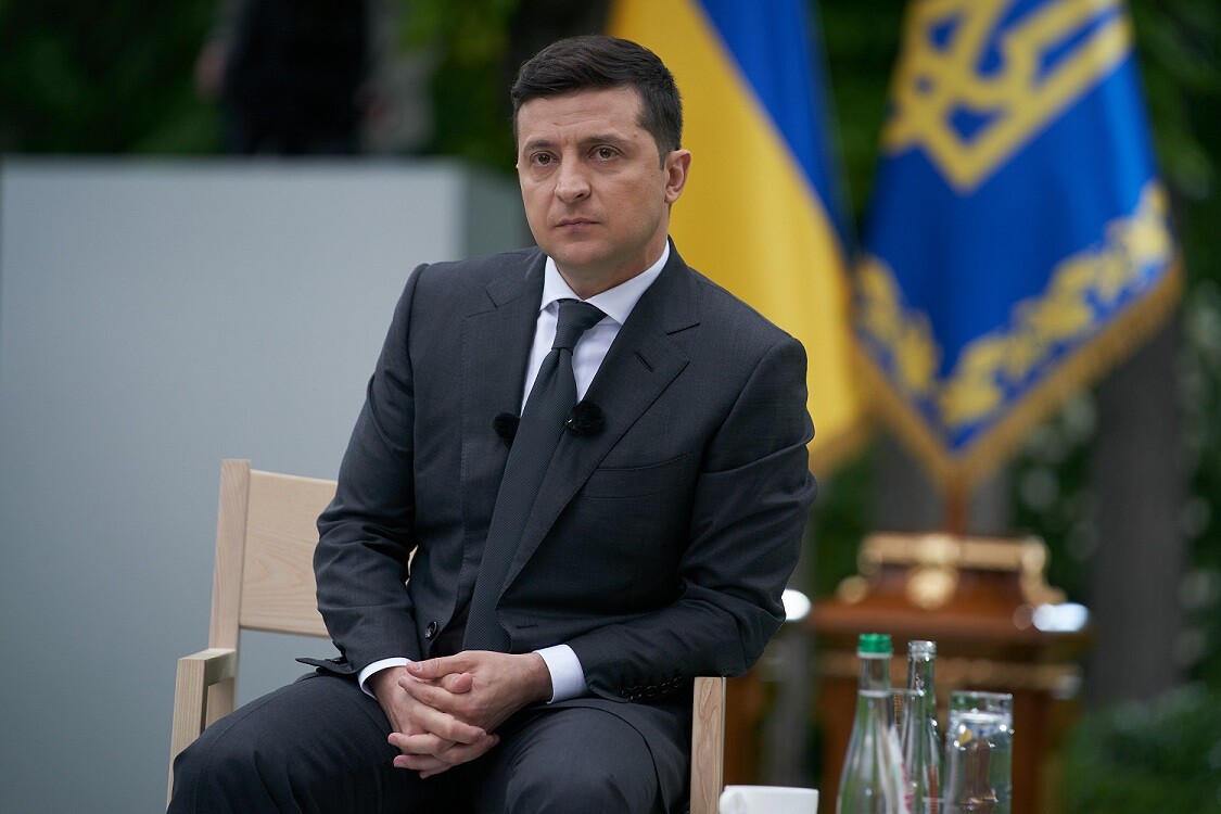 Глава государства Владимир Зеленский сообщил, что не ожидает установления мира на Донбассе к Рождеству и новогодним праздникам.