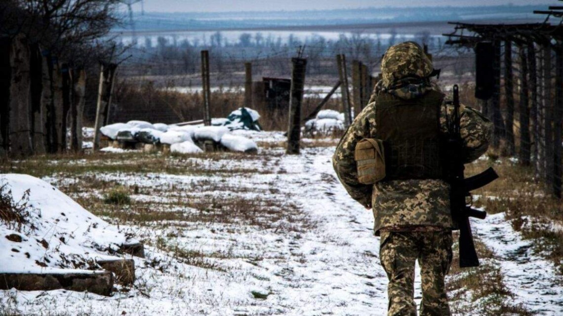 Від початку поточної доби, 24 грудня, на Донбасі бойовики тричі порушили режим припинення вогню, один із яких - із застосуванням забороненого озброєння.