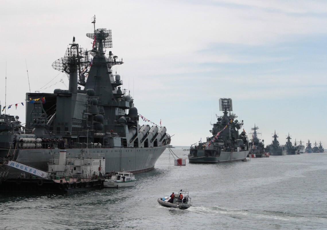 Россия отремонтировала и построила множество кораблей и судов, значительно усилила ПВО и береговую оборону оккупированного полуострова. Кремль боится, что Крым вернется к Украине