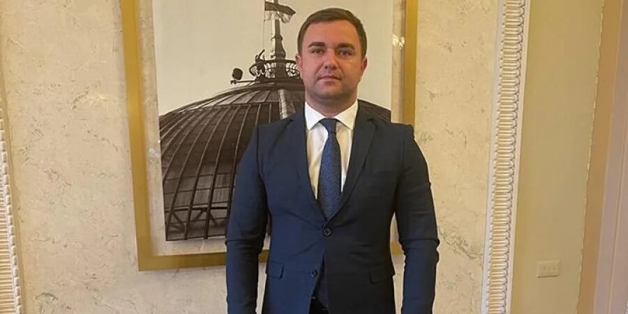 Народний депутат від Слуги народу Олексій Ковальов став власником 4 каналу. Про це він написав у Facebook.