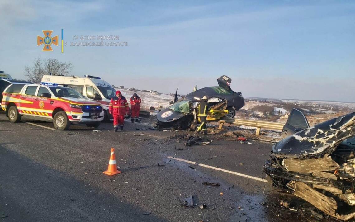 В среду, 12 января, на окружной дороге вблизи Харькова в результате столкновения Kia Optima и Toyota Camry погибли трое взрослых.