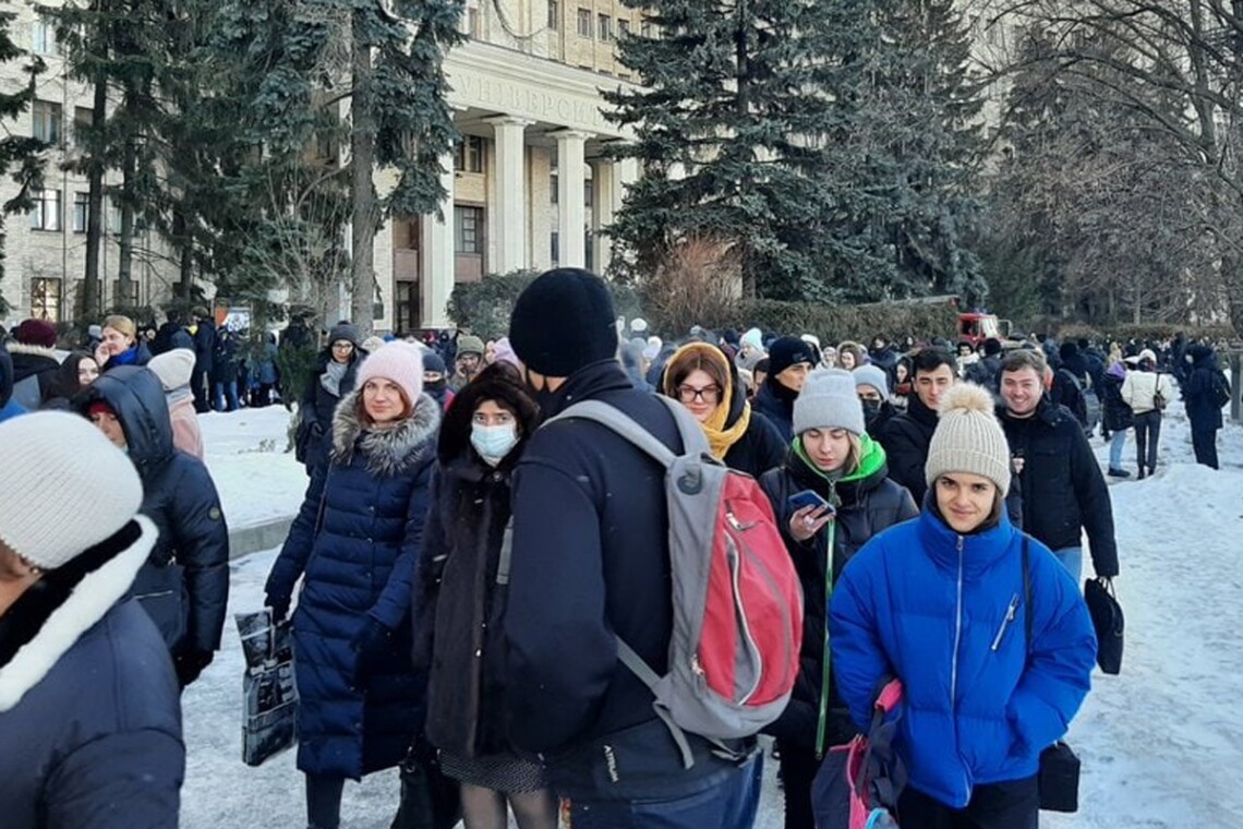 Горить університет Каразіна у Харкові у четвер, 13 січня. Студентів та викладачів евакуювали.