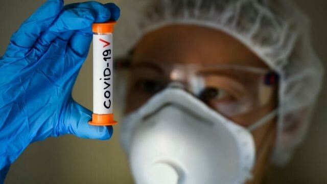 За прошедшие сутки в Украине зафиксировано 10 569 новых случаев коронавируса, умерли 127 больных, госпитализированы 1 682 человека.