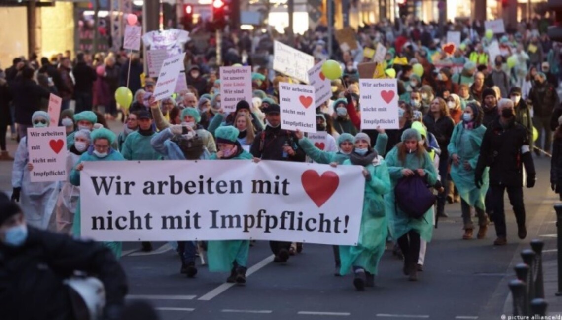 У низці країн ЄС вчора, 15 січня, відбулися масові акції протесту проти обмежень, запроваджених з метою боротьби з коронавірусом.