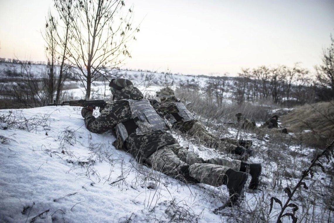 В окрестностях Причепиловки противник обстреливал позиции украинских защитников из противотанковых гранатометов и крупнокалиберных пулеметов.