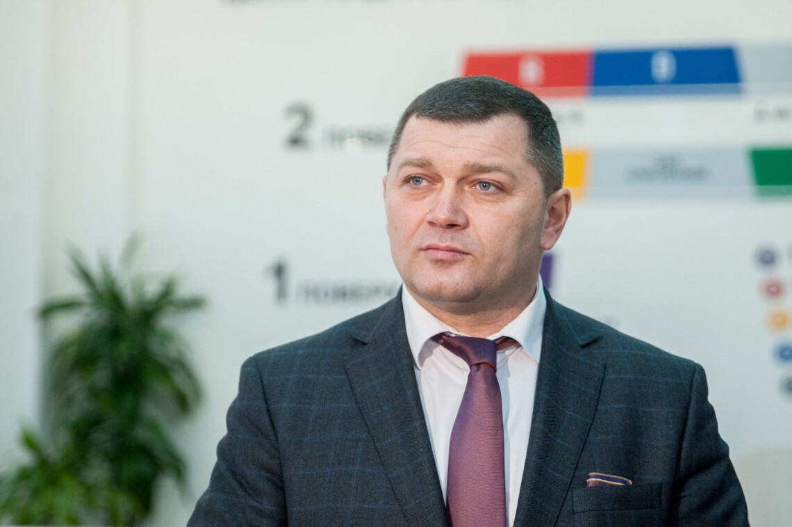 Первому заместителю главы КГГА Николаю Поворознику вручили подозрение по делу о лишении земельного участка аппарата СНБО.