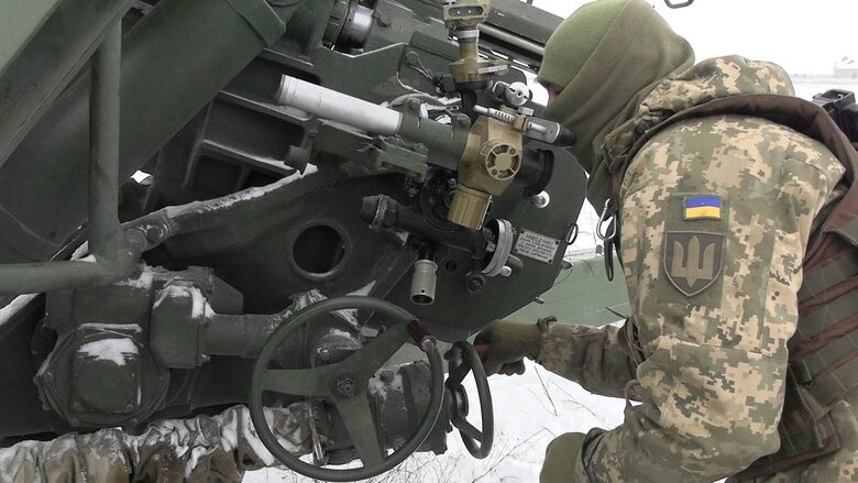 ЗСУ провели навчання артилерійських підрозділів гаубиць «Мста-Б» у районі адміністративного кордону із тимчасово окупованою територією Криму.
