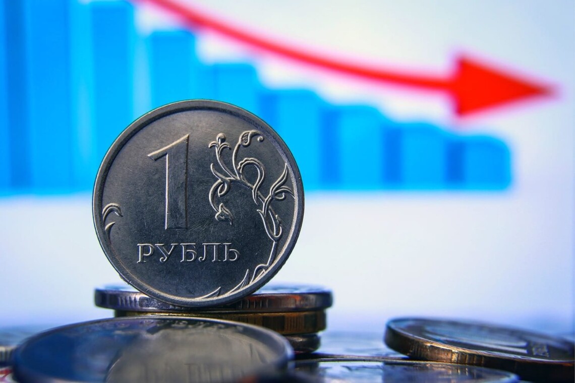 Долар виріс майже до 80 рублів, а євро - майже до 90 рублів з тенденцією до подальшого падіння російської валюти