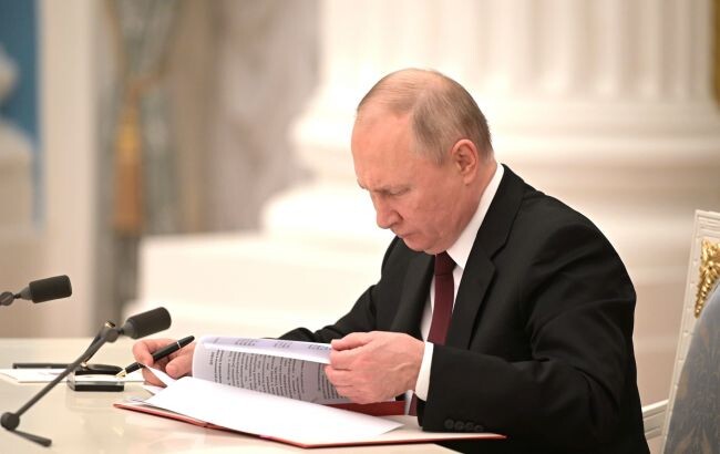 Рада Федерації РФ дала дозвіл президенту Володимиру Путіну використовувати російські війська за кордоном, у тому числі в ОРДЛО.