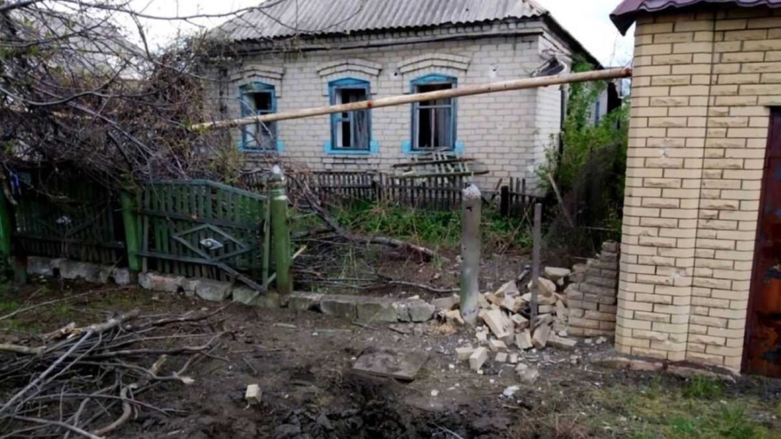 Під час обстрілу міста Мар'їнка Донецької області окупанти поранили 50-річного мирного жителя.