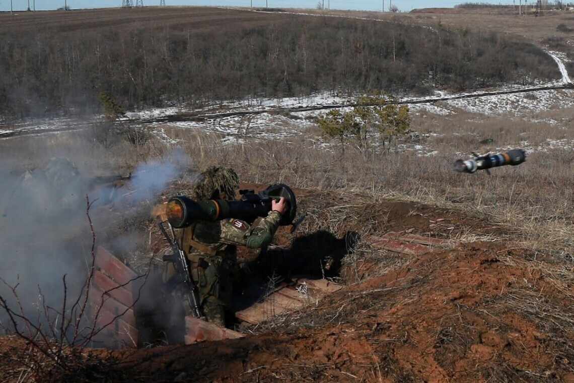 На Донбасі від початку доби з боку сепаратистів зафіксовано 59 обстрілів. У лавах ЗСУ є втрати.
