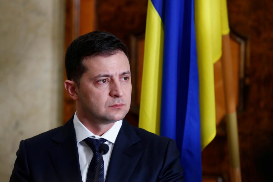 Президент Володимир Зеленський оголосив в Україні загальну мобілізацію. Указ опубліковано на сайті глави держави.