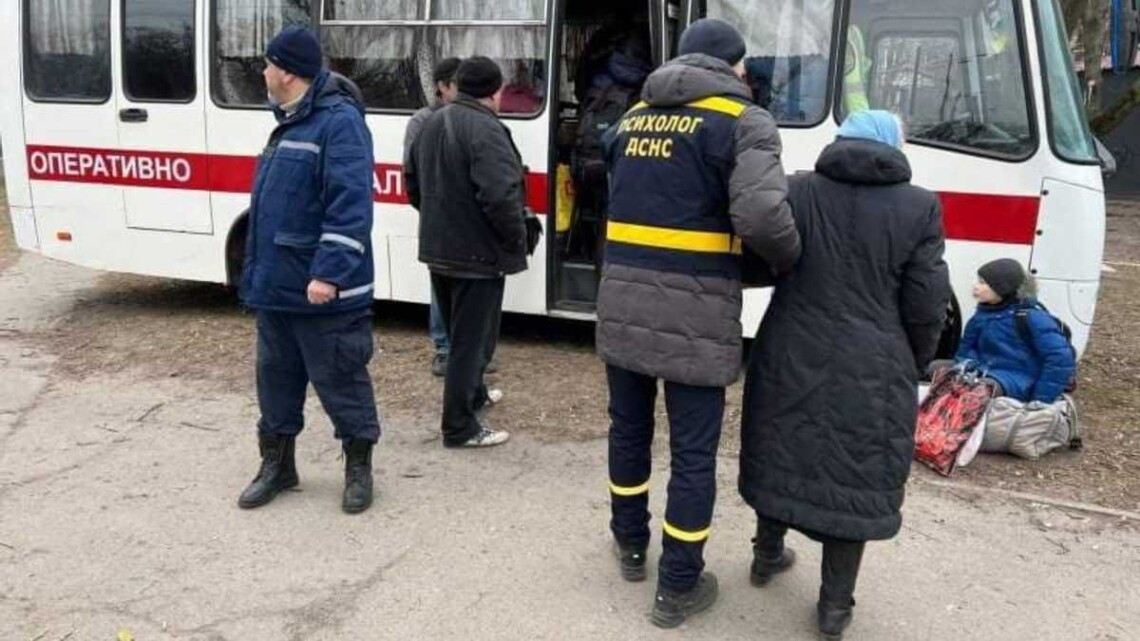 Сьогодні розпочався перший етап евакуації мирних мешканців Сум. Їх вивозитимуть до Полтавської області.
