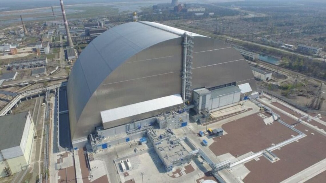 МАГАТЭ потеряло связь с системой мониторинга на Чернобыльской АЭС. Кроме того, на АЭС без отдыха работает все та же смена сотрудников.