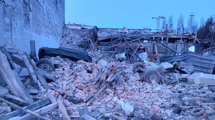 Ночью 11 марта из-за обстрела крылатыми ракетами пгт. Барышевка Броварского района Киевской области ранены 6 человек, в том числе журналист Радио Свобода.