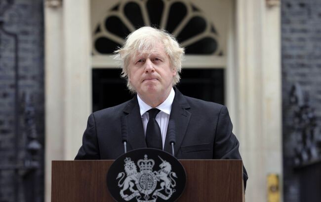 Британский премьер Борис Джонсон пообещал президенту Украины Владимиру Зеленскому новую военную помощь, а также продолжить санкционное давление на Россию.