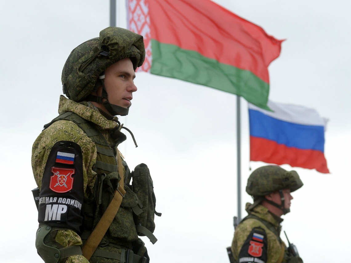 В настоящее время советник министра МВД оценивает возможность введения Беларуси в военный конфликт как 60 на 40.