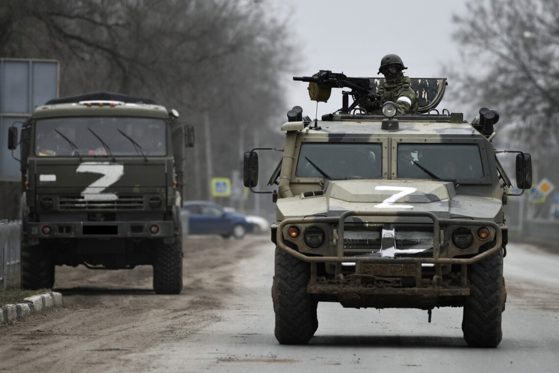 Российская армия потеряла в Украине уже 15,3 тысячи военных, более 500 танков и почти 100 самолетов.