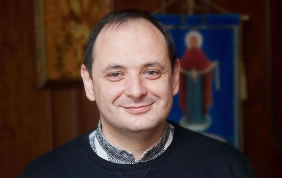 Мэр Ивано-Франковска Руслан Марцинкив попал под вражеский обстрел возле Чернигова, когда сопровождал гуманитарный груз в окруженный город.