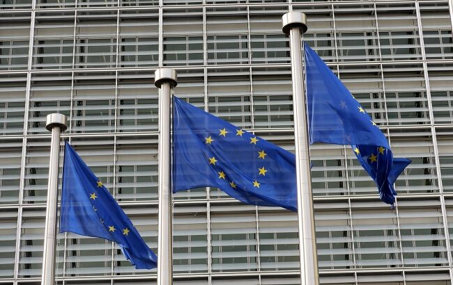 Европейская комиссия в дополнение к 24 официальным языкам Евросоюза запустила справочную службу на украинском и русском языках.