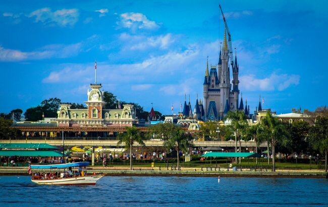 Киностудия Disney отказалась от проката собственных фильмов на территории Российской Федерации. Решение вступает в силу уже с 7 апреля.
