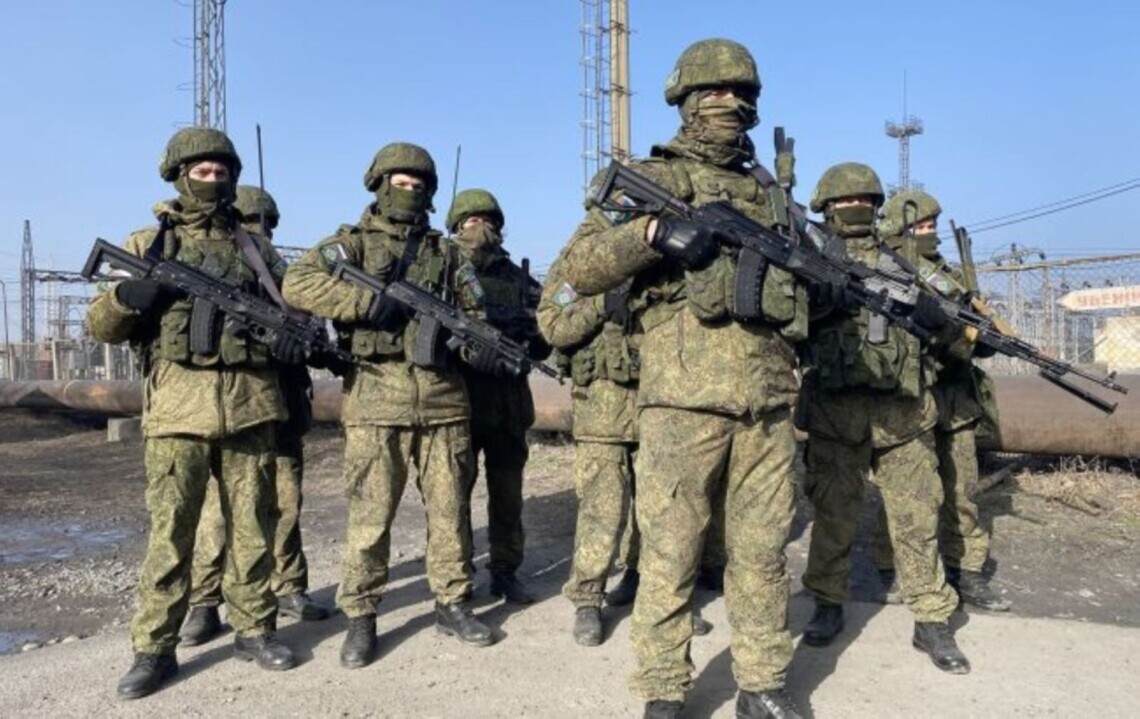Російські війська обстріляли районну лікарню у зайнятій ними Балаклії на Харківщині. Близько 70 медиків і пацієнтів потребують евакуації.