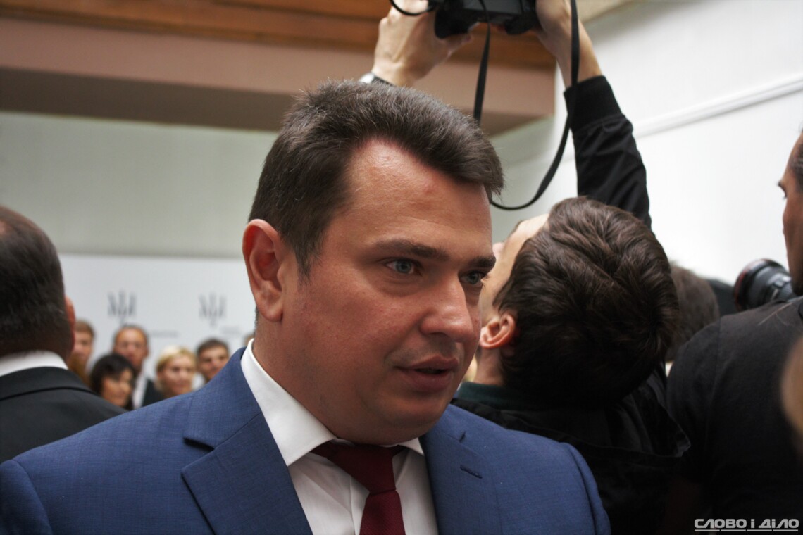 Український Кабмін звільнив з посади очільника Національного бюро через те, що підійшов строк закінчення його обов'язків.