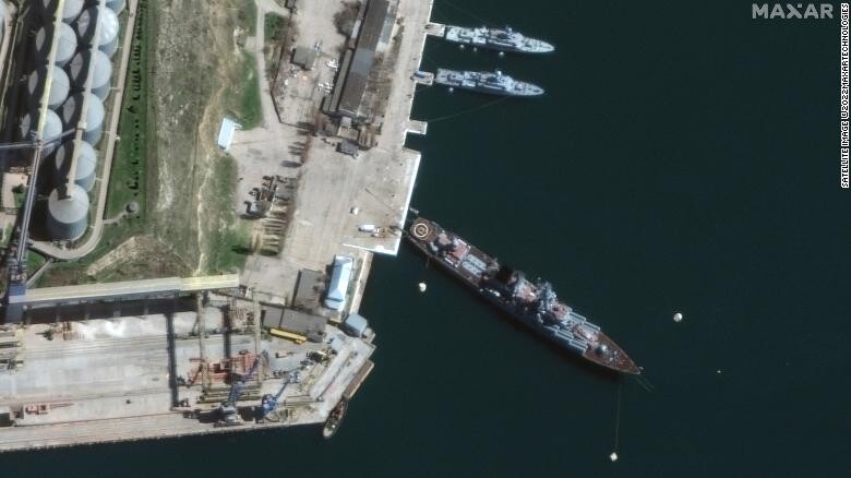 Обстрел крейсера Москва нанесет серьезный урон российскому ВМФ и моральному духу, говорят эксперты.