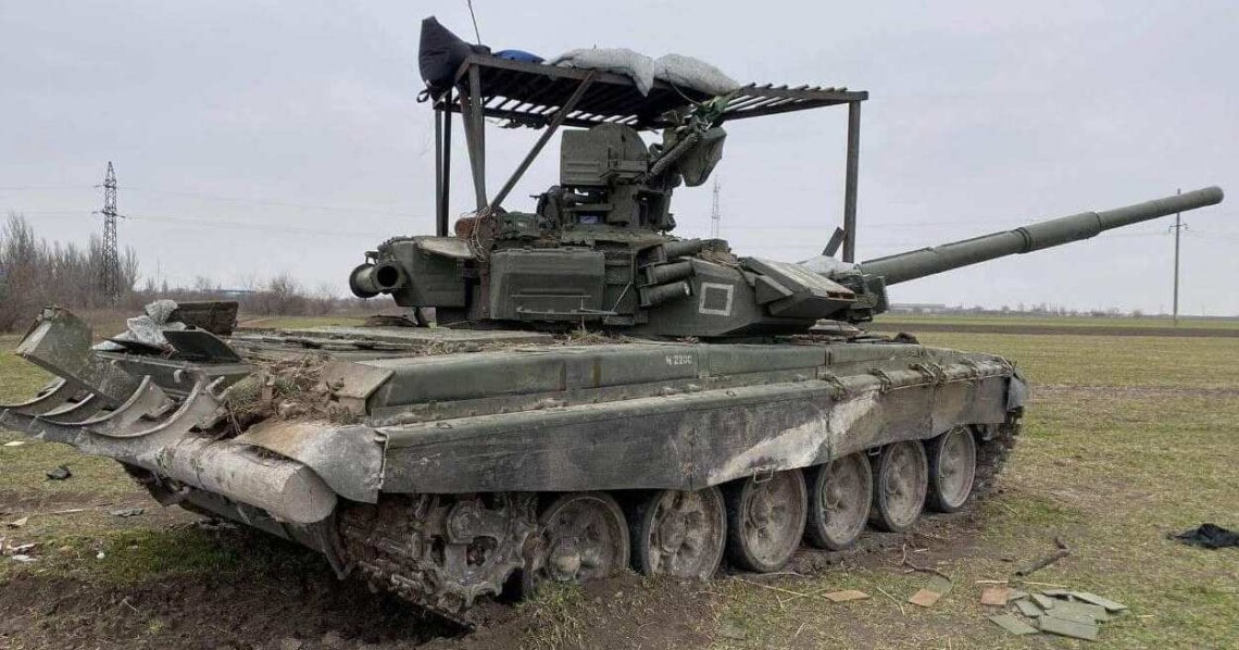 Сам факт того, что украинские войска имеют преимущество в тяжелой бронетехнике, мощном аргументе силы в наземном бою - примечательный момент