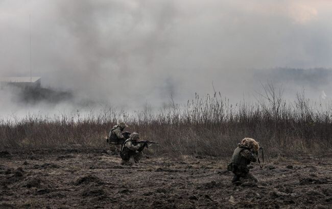 Окупанти росії сьогодні знову обстріляли позиції українських прикордонників у Чернігівській області.