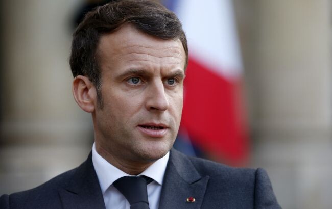 За даними екзитполів, Емманюель Макрон лідирує на виборах президента Франції з близько 58 відсотками голосів.