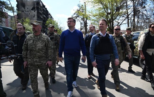У понеділок, 2 травня, в Україну з робочим візитом прибув міністр закордонних справ Данії Йєппе Кофод – у рамках поїздки чиновник відвідав зруйнований російськими окупантами Ірпінь.