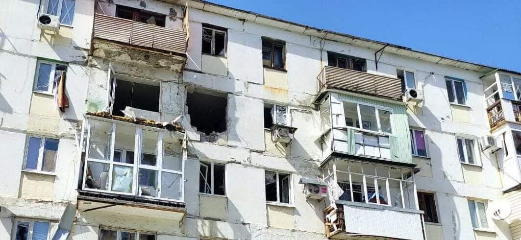 Російські окупанти 25 разів обстріляли житлові масиви Луганської області, найбільше дісталося Сєвєродонецьку, Рубіжному, Попасній, Гірській громаді.