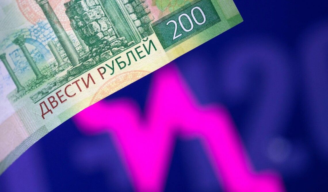 Россия избежала дефолта по еврооблигациям, который грозил наступить 4 мая. Но до конца месяца все равно есть риски.