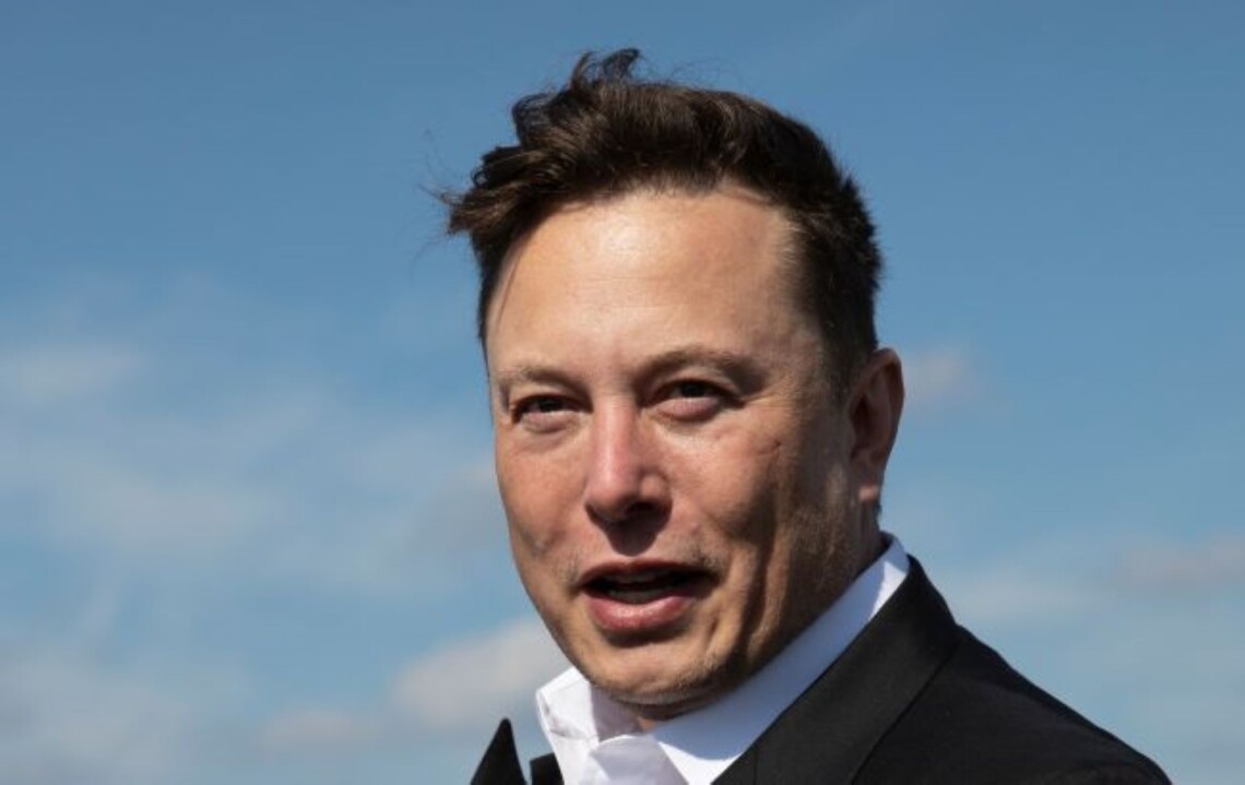 В росії погрожують засновнику компаній SpaceX та Tesla Ілону Маску. В Роскосмосі обіцяють відповісти йому по-дорослому за розгортання в Україні мережі супутникового інтернету Starlink.