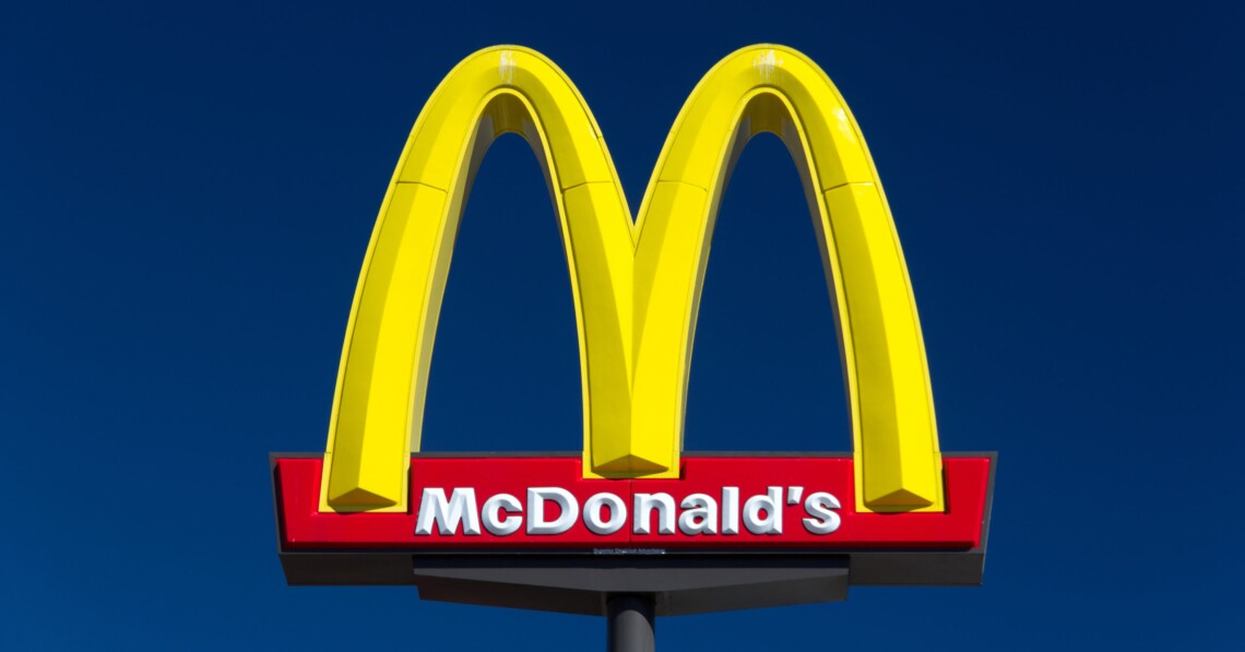 McDonald's продає свій бізнес у росії – 850 ресторанів. У компанії заявили, що робота в росії не відповідає їх цінностям.